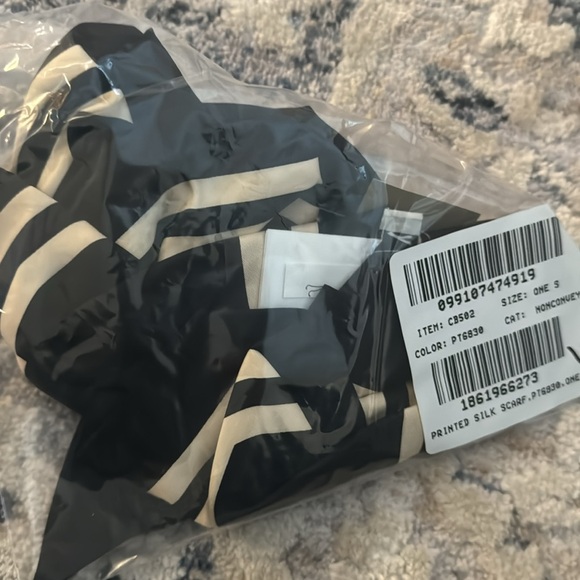 NWT J.Crew Printed silk scarf - Picture 4 of 4